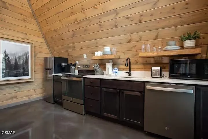 324 Lewis Clabo Road Gatlinburg, TN 37738