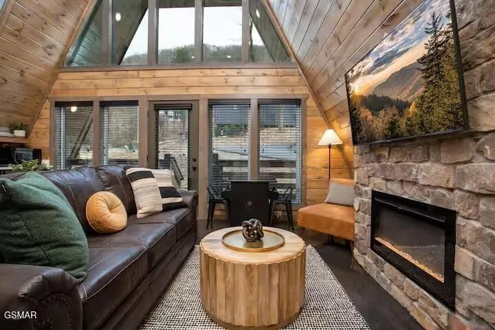324 Lewis Clabo Road Gatlinburg, TN 37738