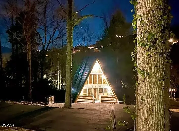 324 Lewis Clabo Road Gatlinburg, TN 37738