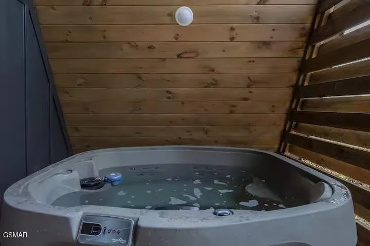 324 Lewis Clabo Road Gatlinburg, TN 37738