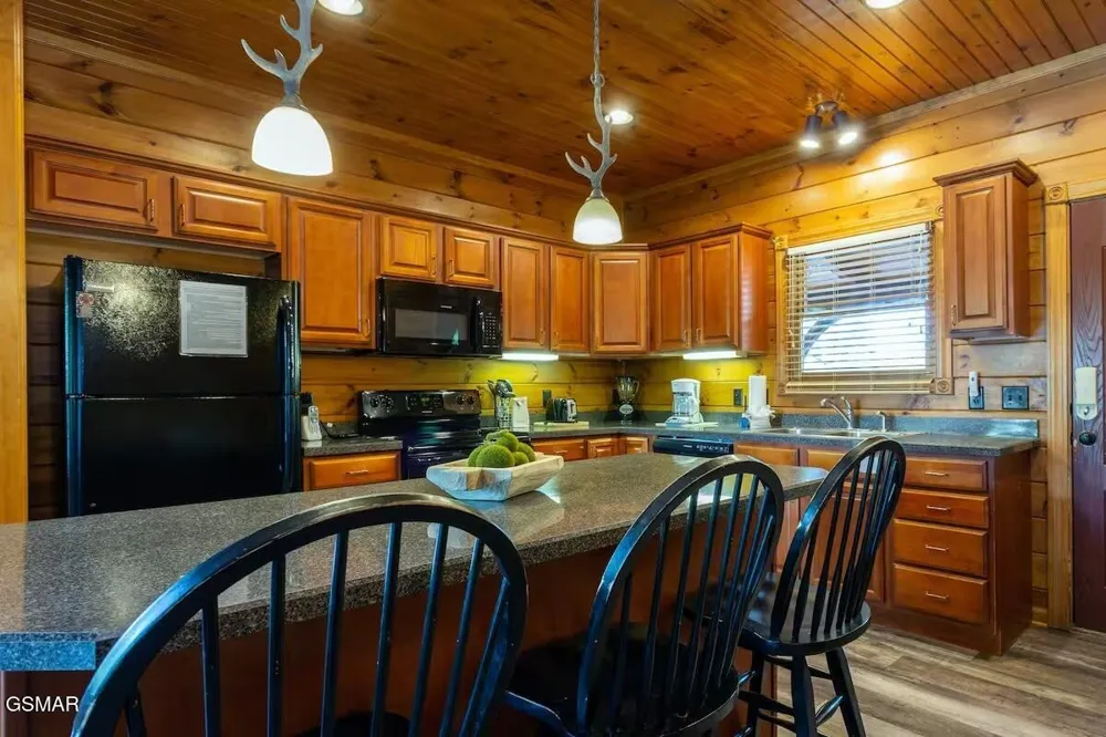 4532 Holly Forest Way Gatlinburg, TN 37738