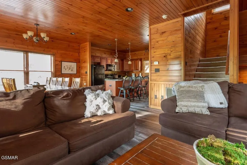 4532 Holly Forest Way Gatlinburg, TN 37738