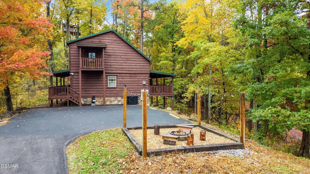 610 Timber Ridge Road Gatlinburg, TN 37738