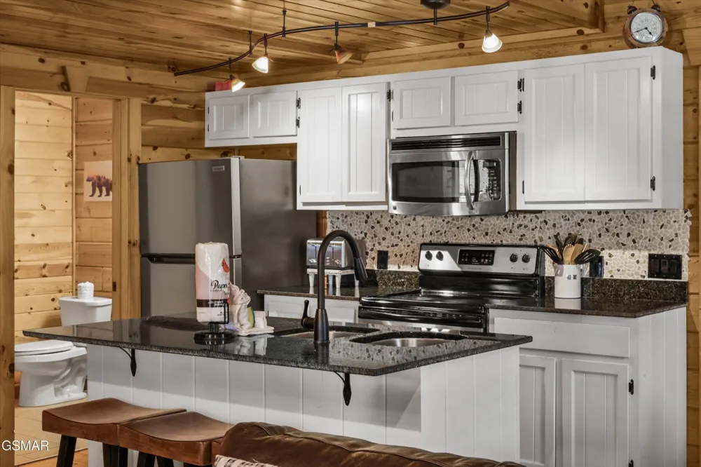 143 White Oak Resort Way Gatlinburg, TN 37738