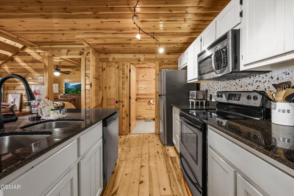 143 White Oak Resort Way Gatlinburg, TN 37738