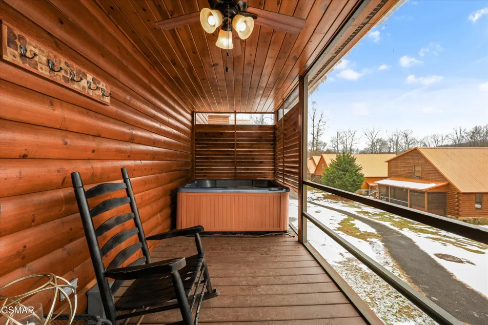143 White Oak Resort Way Gatlinburg, TN 37738