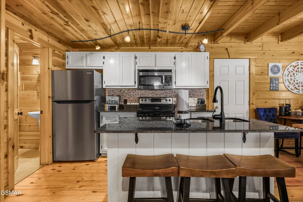 143 White Oak Resort Way Gatlinburg, TN 37738