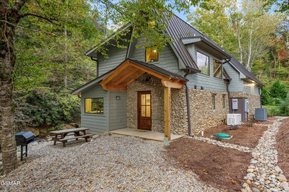 2951 Webb Creek Road Sevierville, TN 37876