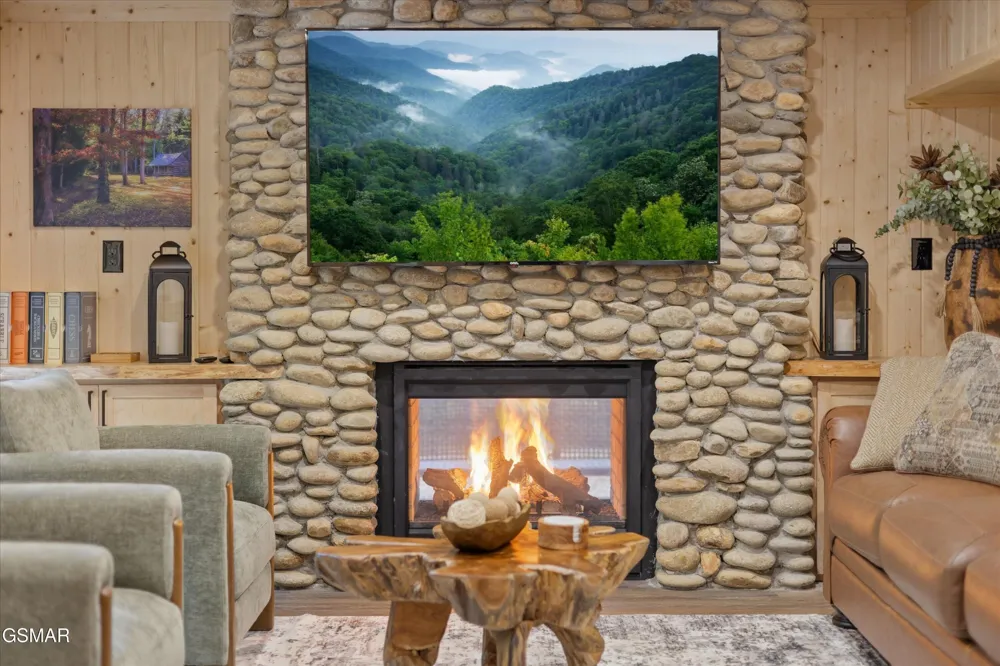 2951 Webb Creek Road Sevierville, TN 37876