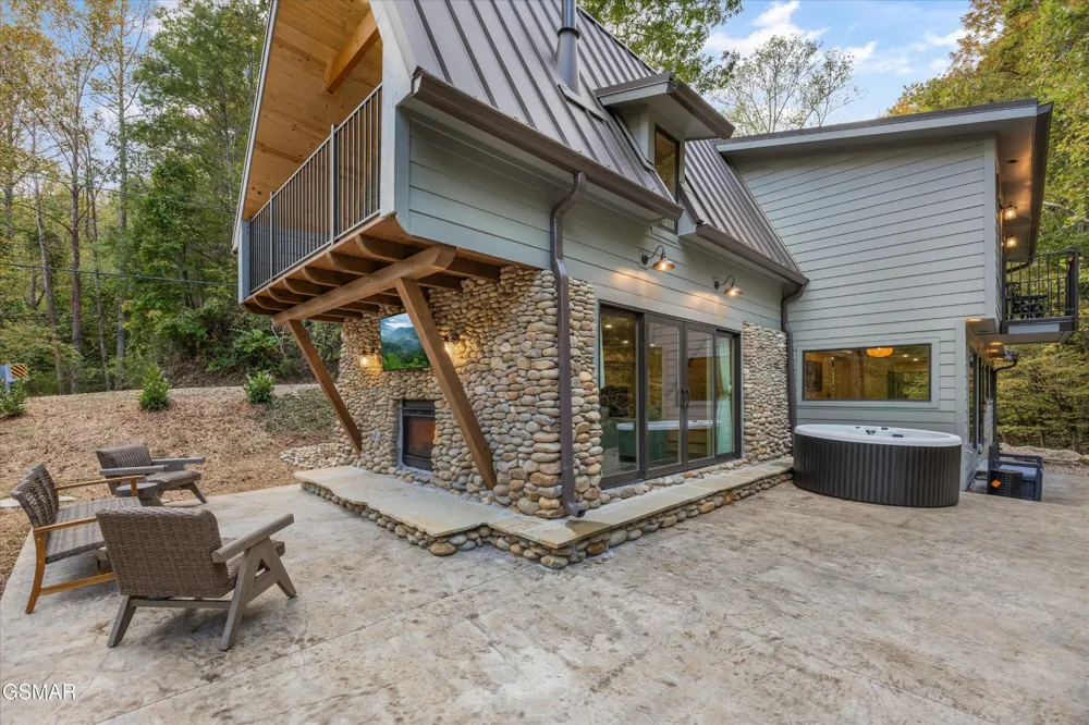 2951 Webb Creek Road Sevierville, TN 37876