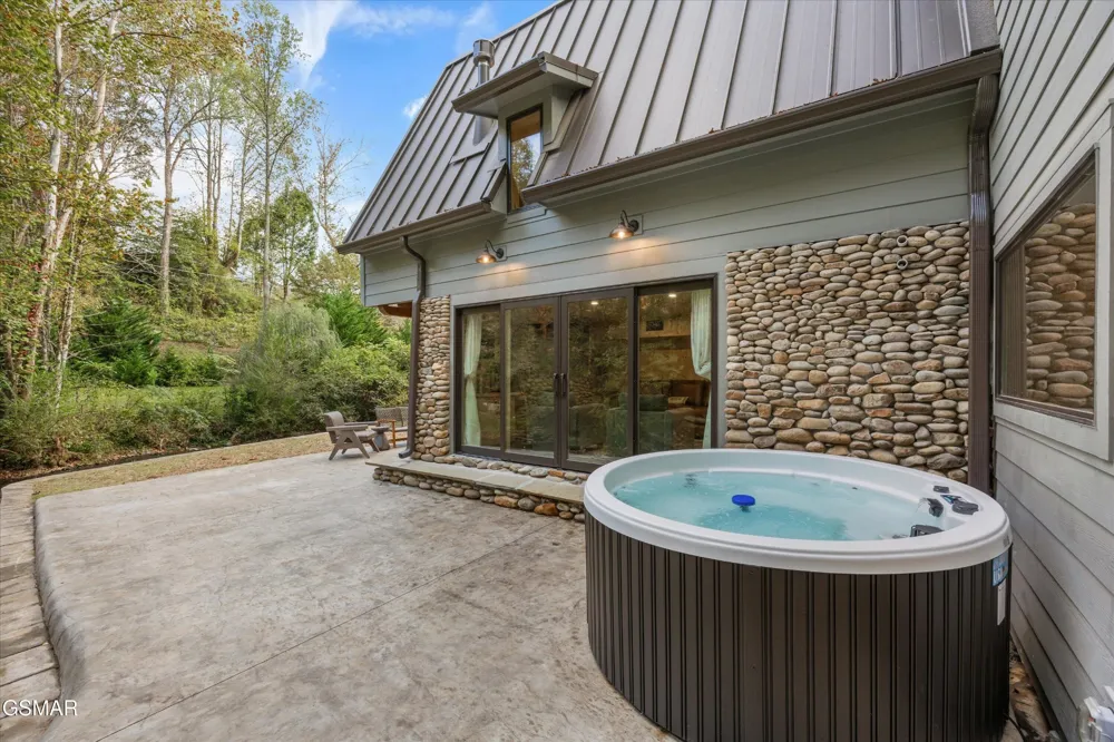 2951 Webb Creek Road Sevierville, TN 37876