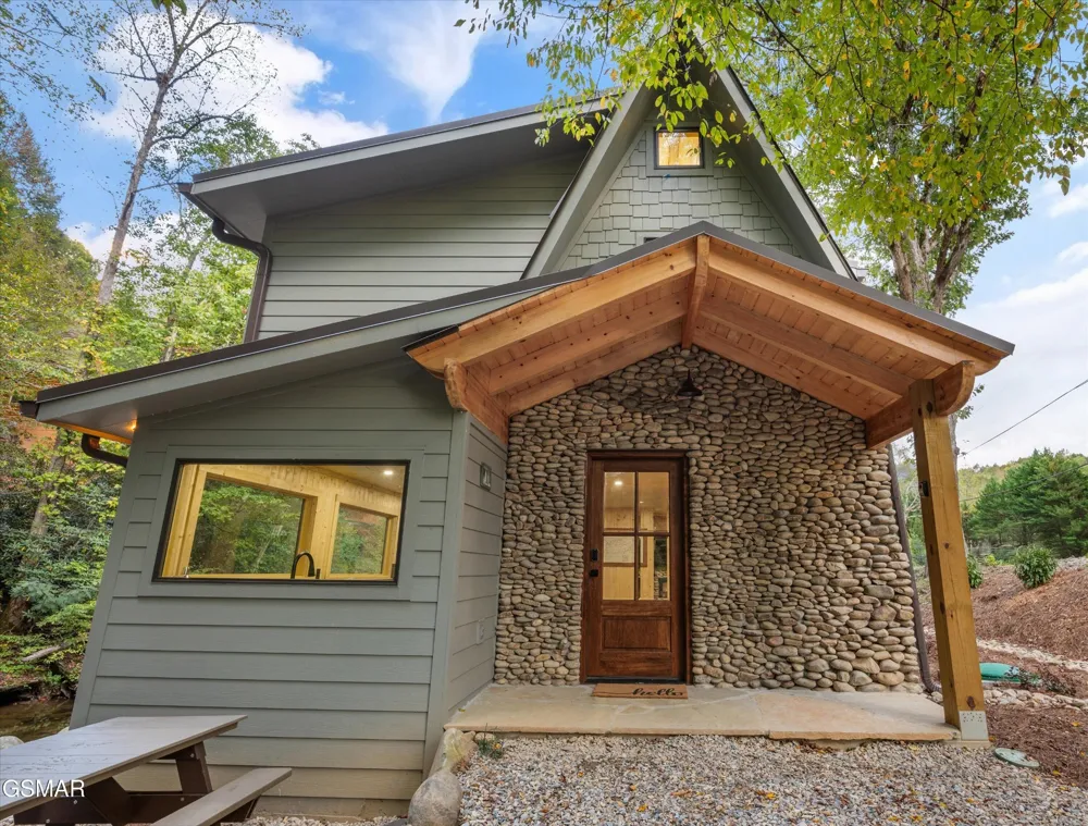 2951 Webb Creek Road Sevierville, TN 37876
