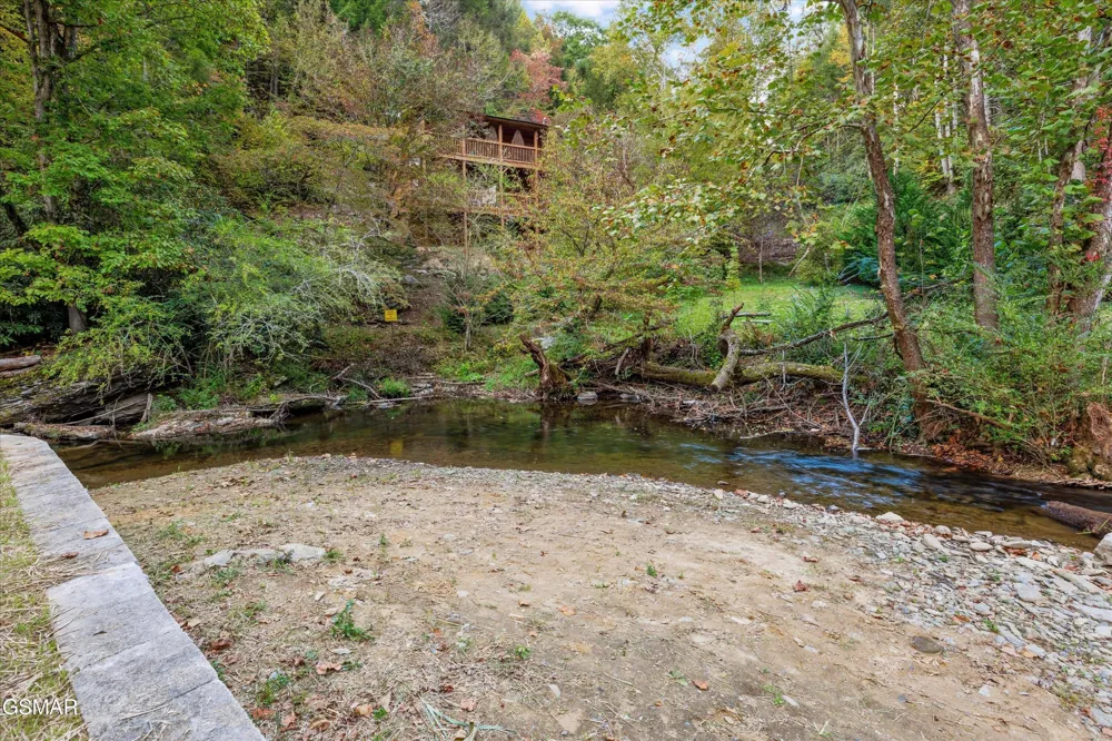 2951 Webb Creek Road Sevierville, TN 37876