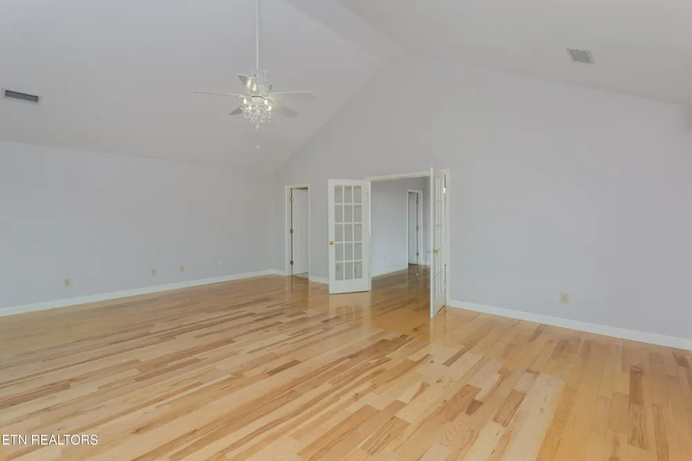 3445 Commodore Point Knoxville, TN 37922