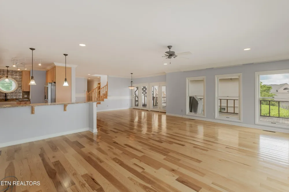 3445 Commodore Point Knoxville, TN 37922