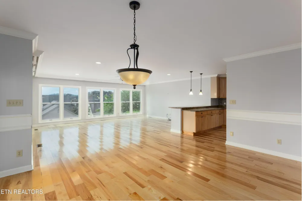 3445 Commodore Point Knoxville, TN 37922