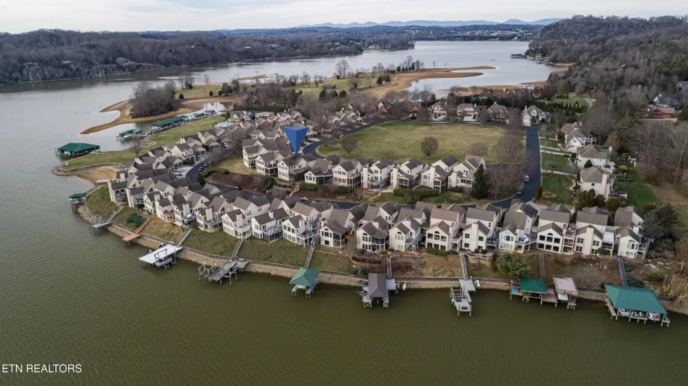 3445 Commodore Point Knoxville, TN 37922