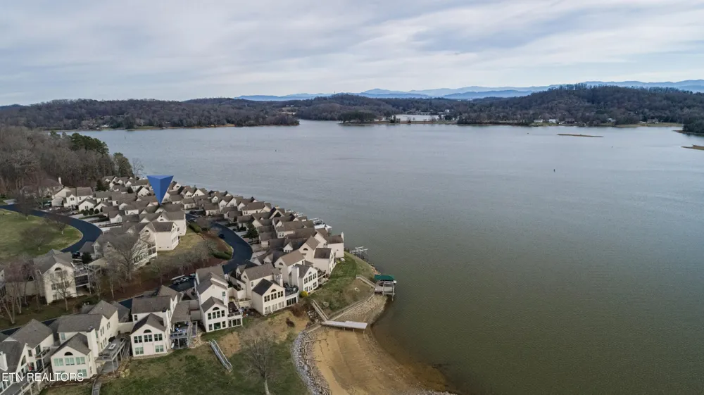 3445 Commodore Point Knoxville, TN 37922