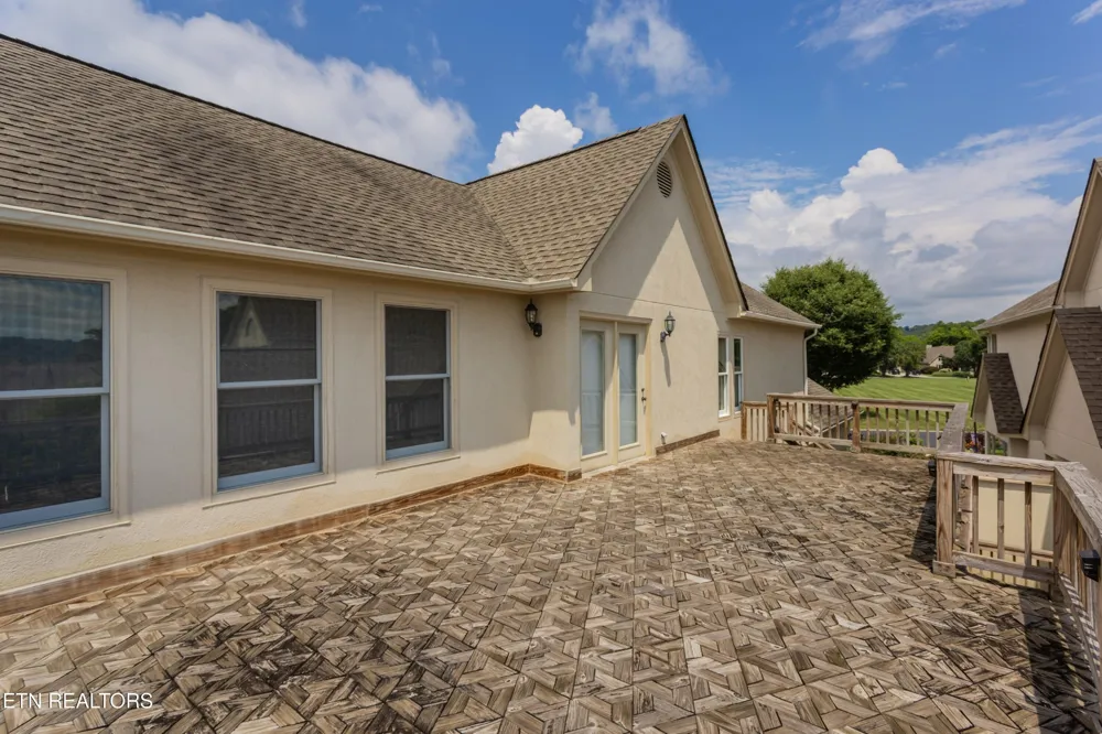 3445 Commodore Point Knoxville, TN 37922
