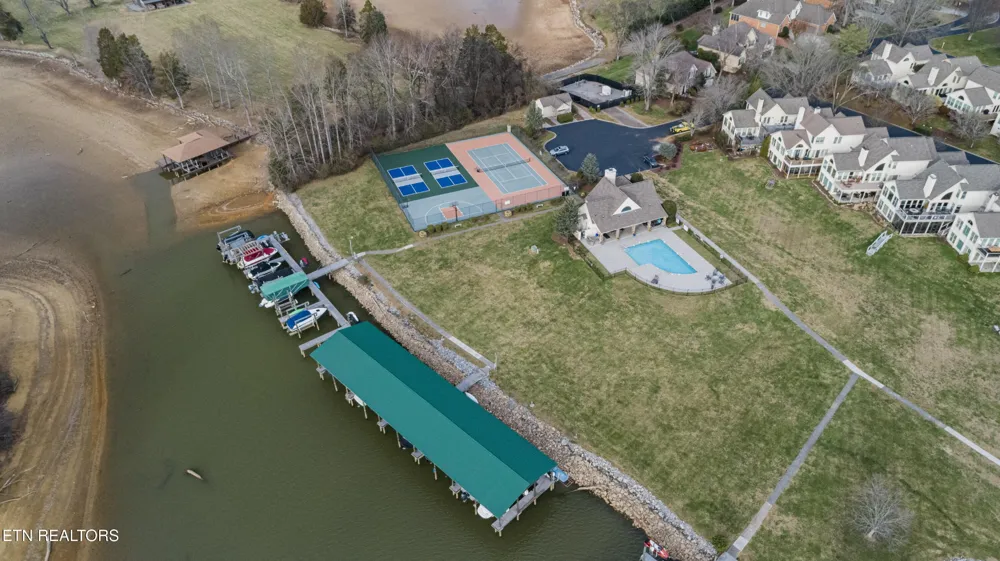 3445 Commodore Point Knoxville, TN 37922