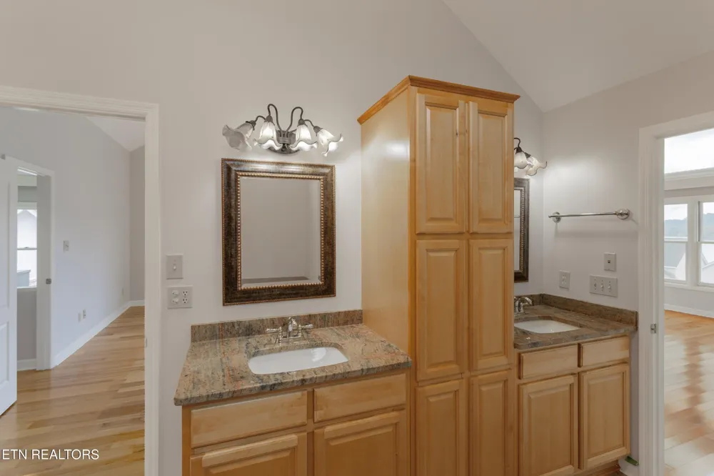 3445 Commodore Point Knoxville, TN 37922