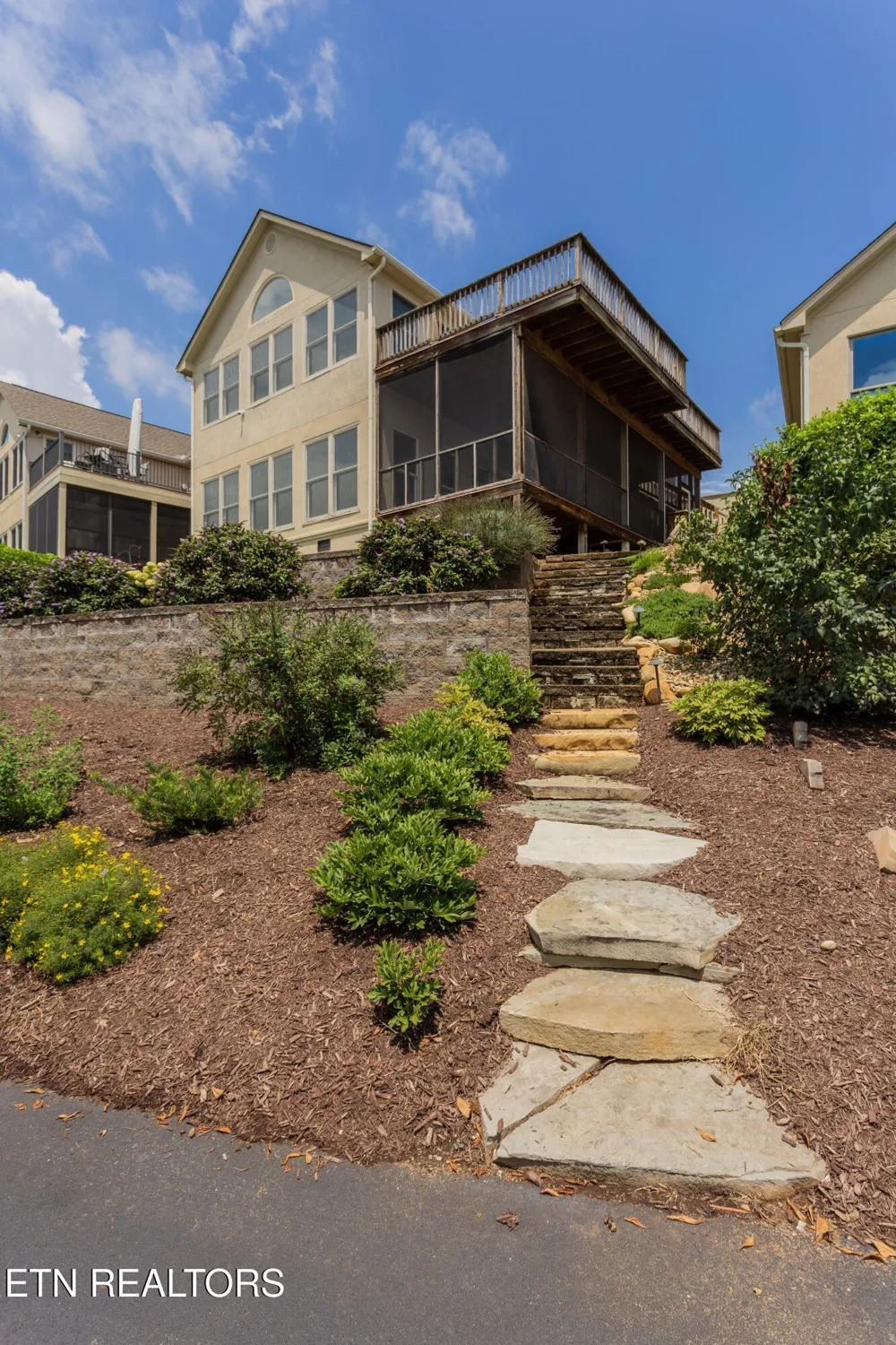 3445 Commodore Point Knoxville, TN 37922