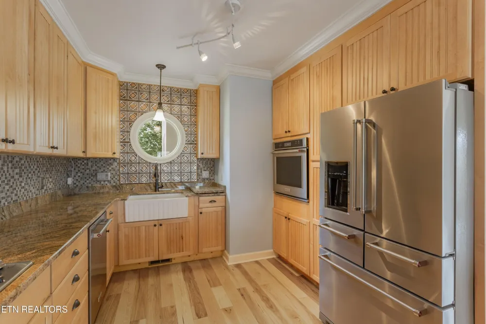 3445 Commodore Point Knoxville, TN 37922