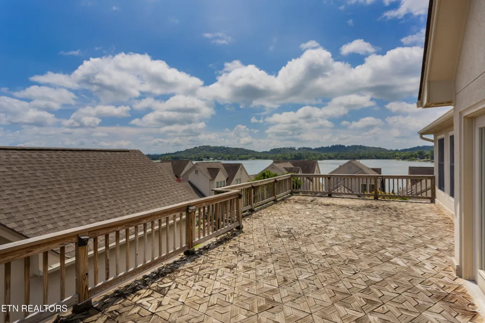 3445 Commodore Point Knoxville, TN 37922