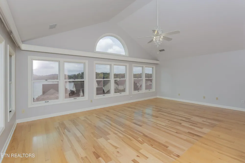 3445 Commodore Point Knoxville, TN 37922