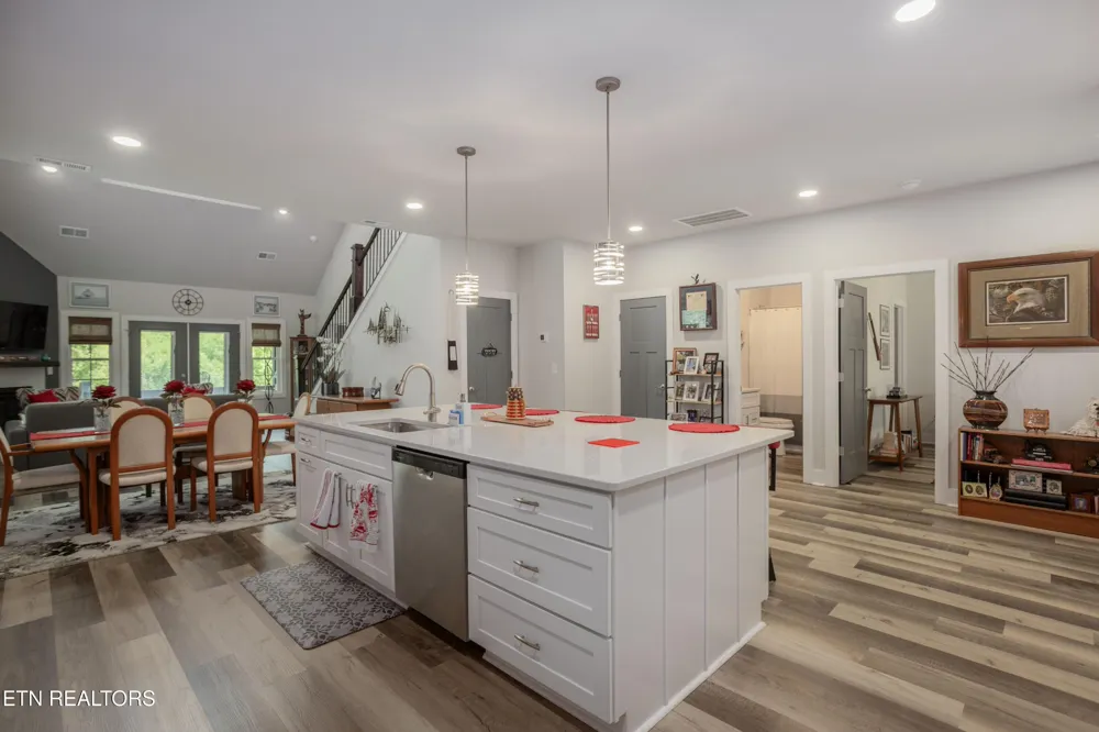986 Meadow Walk Lane Lenoir City, TN 37772
