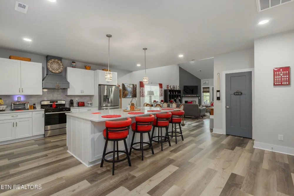 986 Meadow Walk Lane Lenoir City, TN 37772