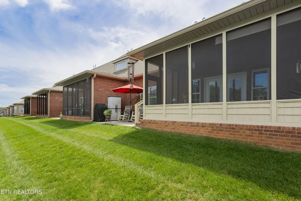986 Meadow Walk Lane Lenoir City, TN 37772