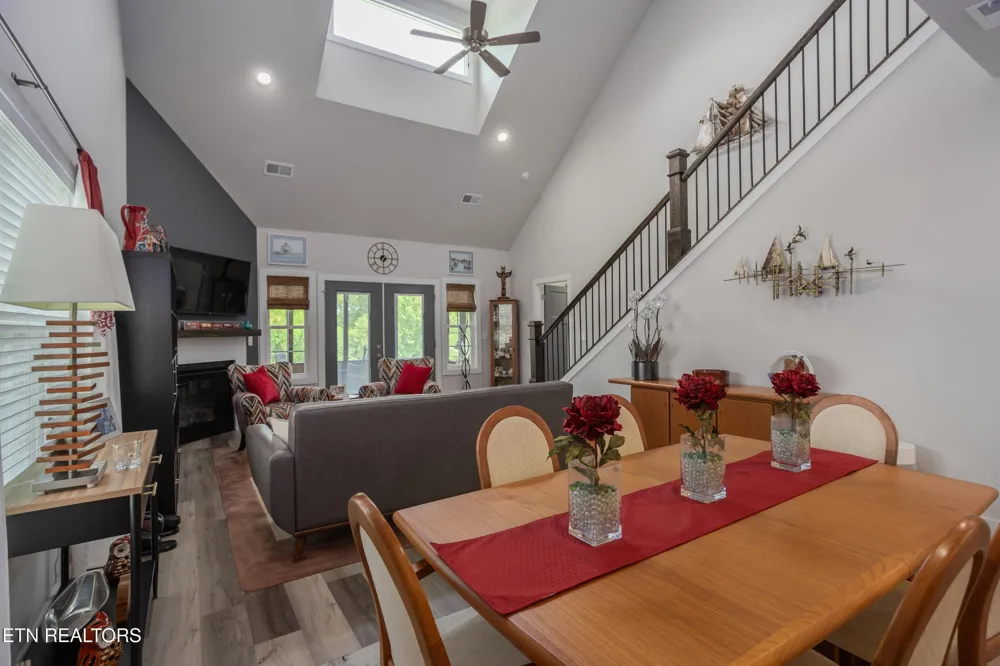 986 Meadow Walk Lane Lenoir City, TN 37772