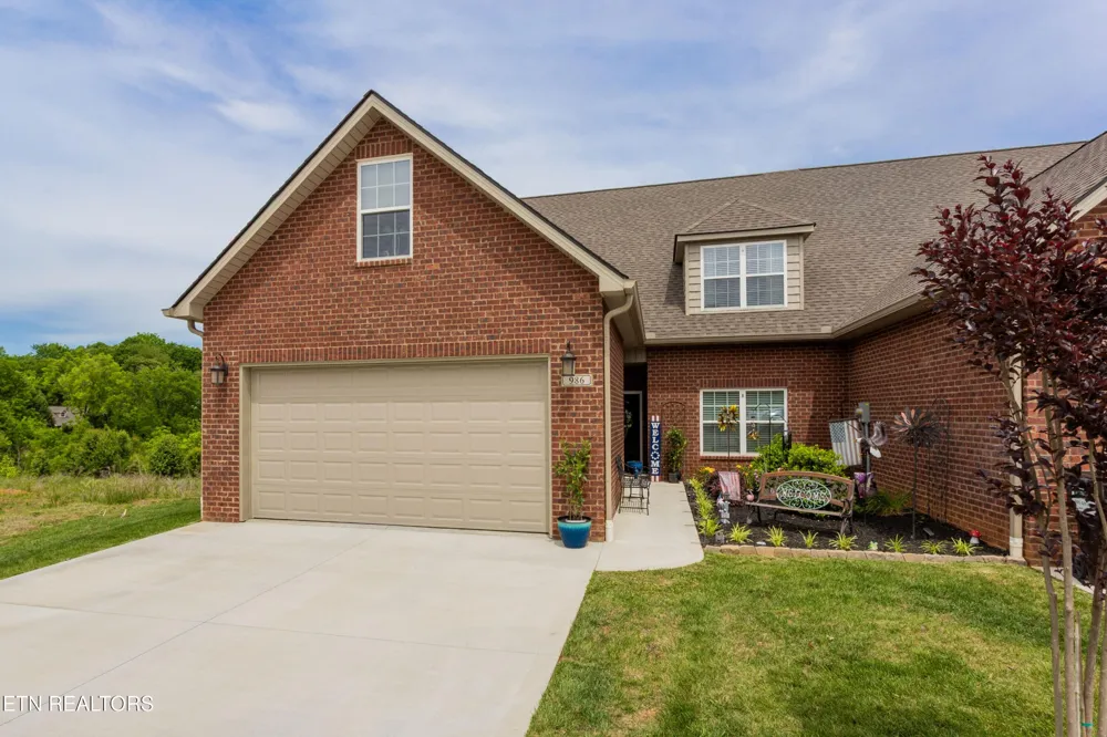 986 Meadow Walk Lane Lenoir City, TN 37772