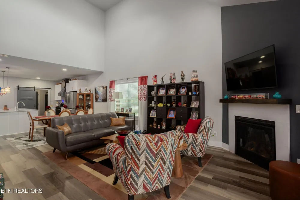 986 Meadow Walk Lane Lenoir City, TN 37772