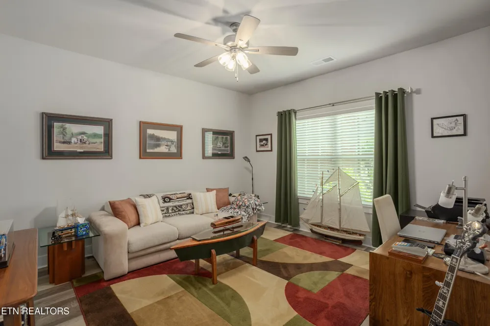 986 Meadow Walk Lane Lenoir City, TN 37772