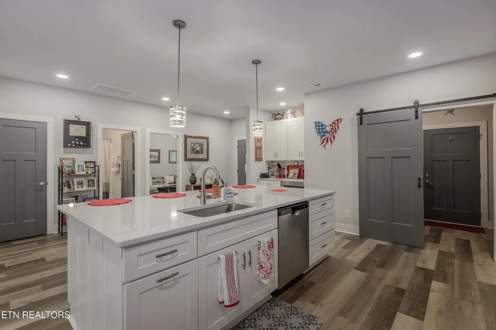 986 Meadow Walk Lane Lenoir City, TN 37772