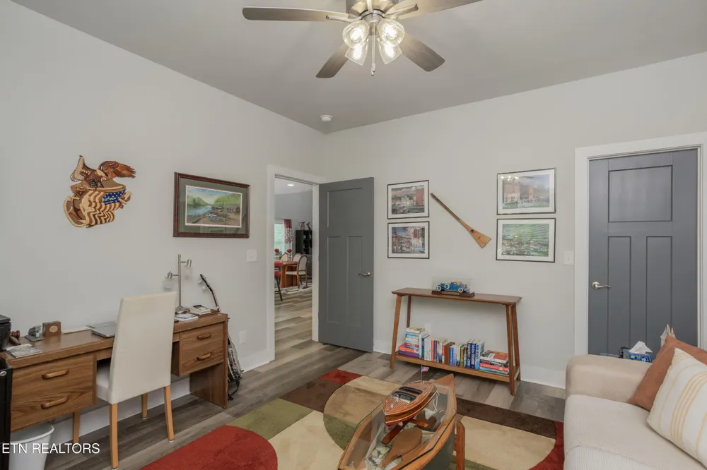 986 Meadow Walk Lane Lenoir City, TN 37772