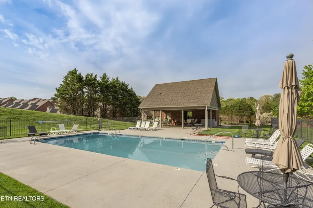 986 Meadow Walk Lane Lenoir City, TN 37772