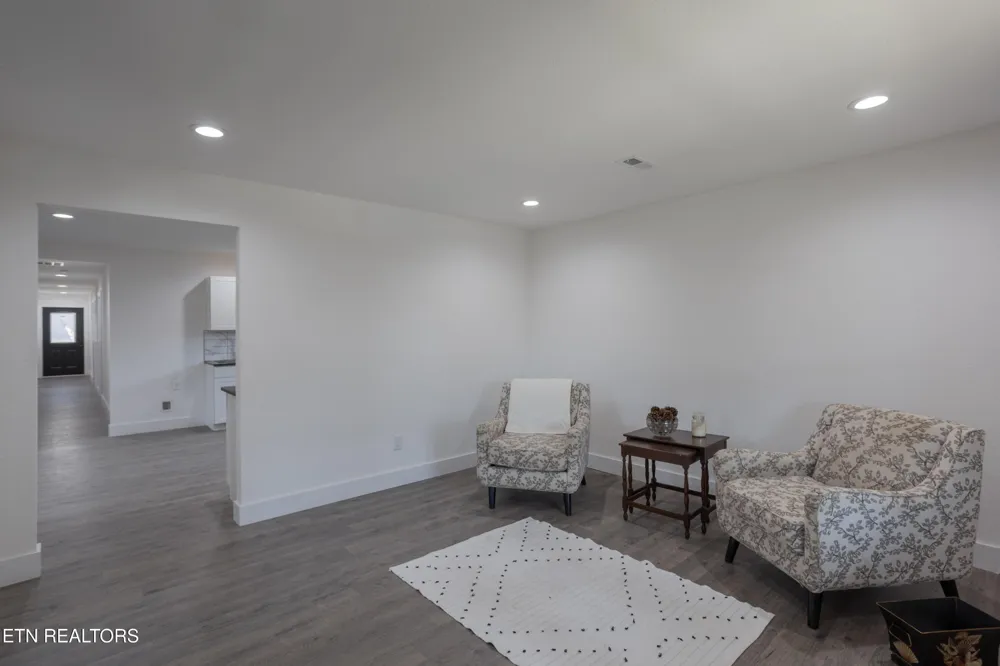 2317 E Glenwood Ave Knoxville, TN 37917