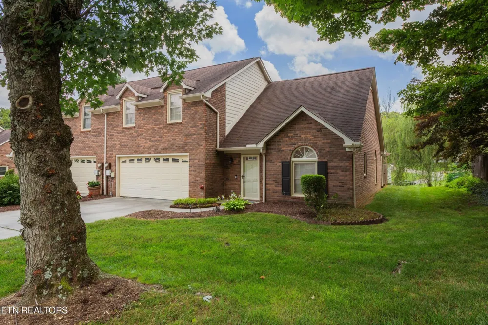 709 Landing Lane Knoxville, TN 37934