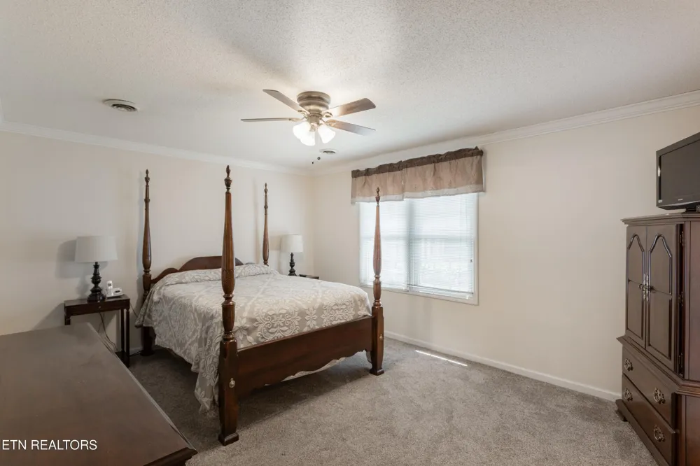 709 Landing Lane Knoxville, TN 37934