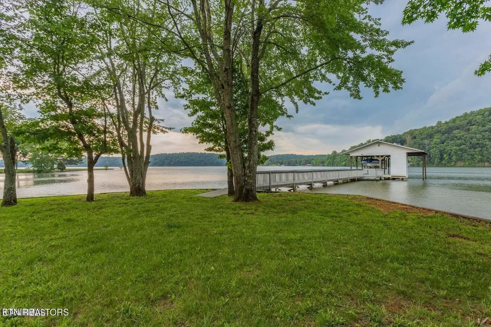 125 Mallard Duck Lane Rockwood, TN 37854