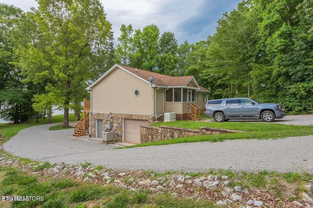 125 Mallard Duck Lane Rockwood, TN 37854