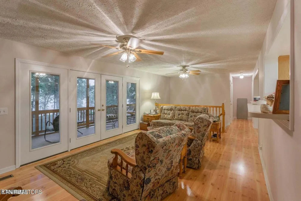 125 Mallard Duck Lane Rockwood, TN 37854