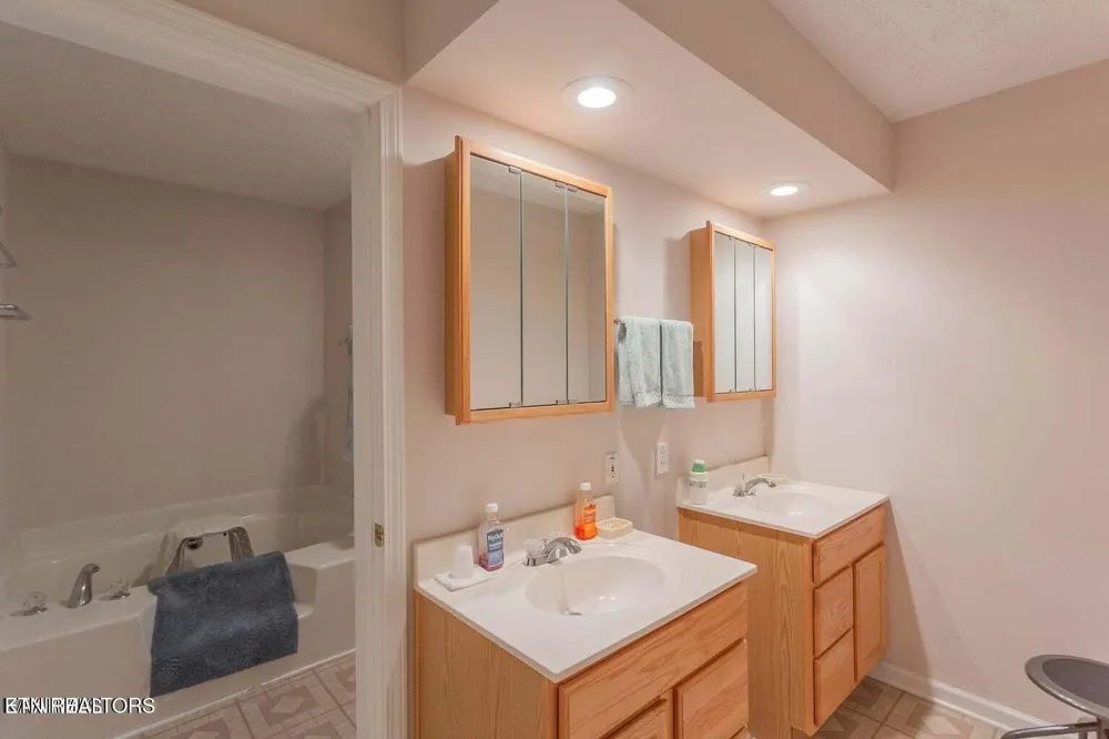 125 Mallard Duck Lane Rockwood, TN 37854