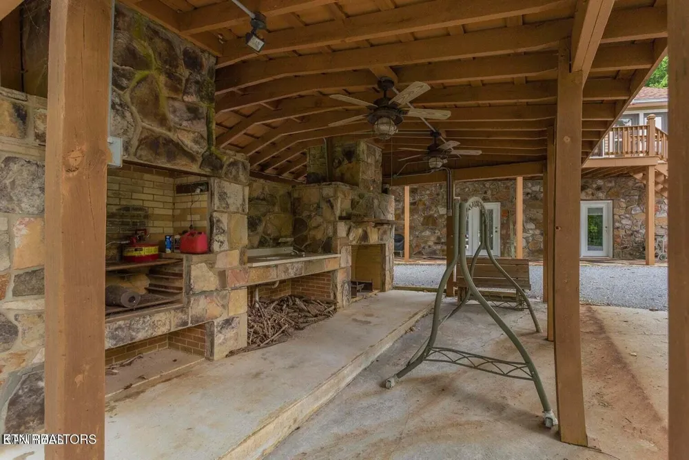 125 Mallard Duck Lane Rockwood, TN 37854