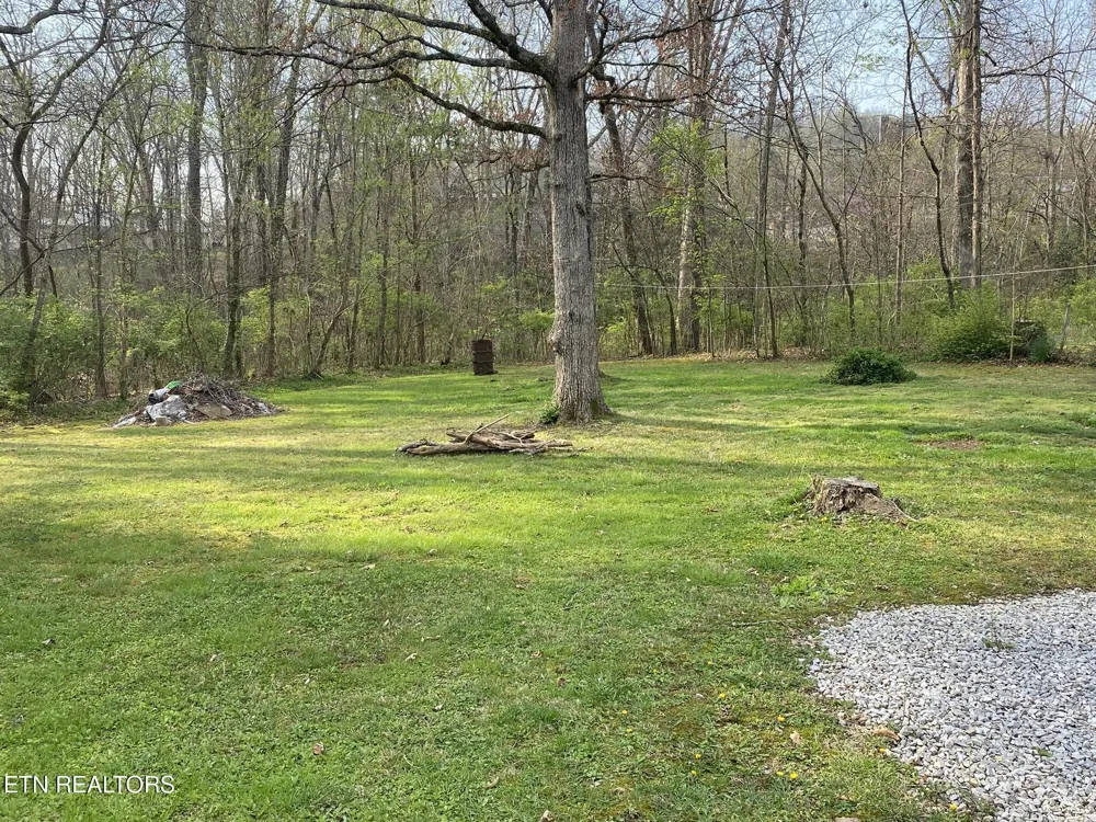 8212 Tina Lane Knoxville, TN 37920