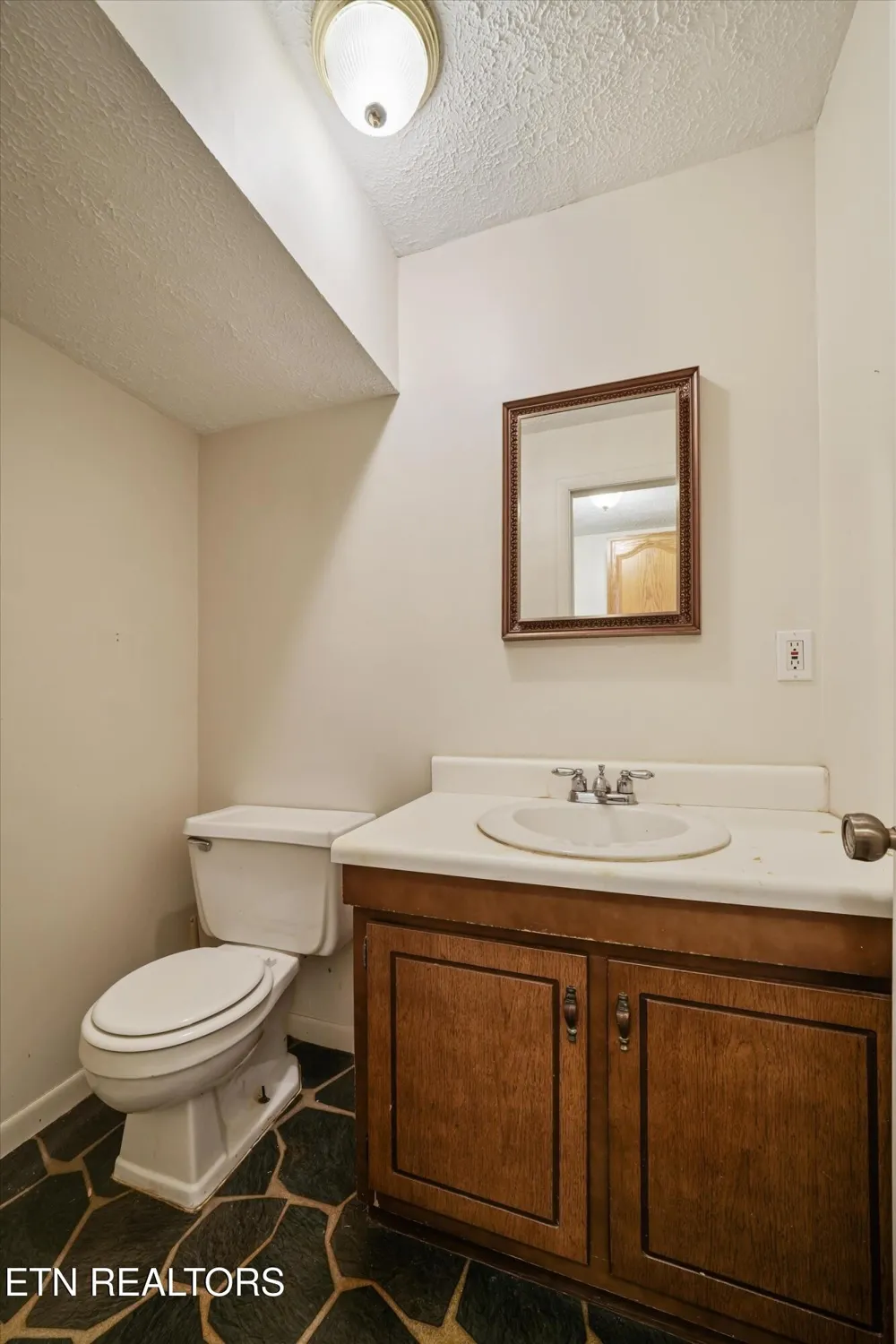 155 Chestnut Hill Rd Harriman, TN 37748