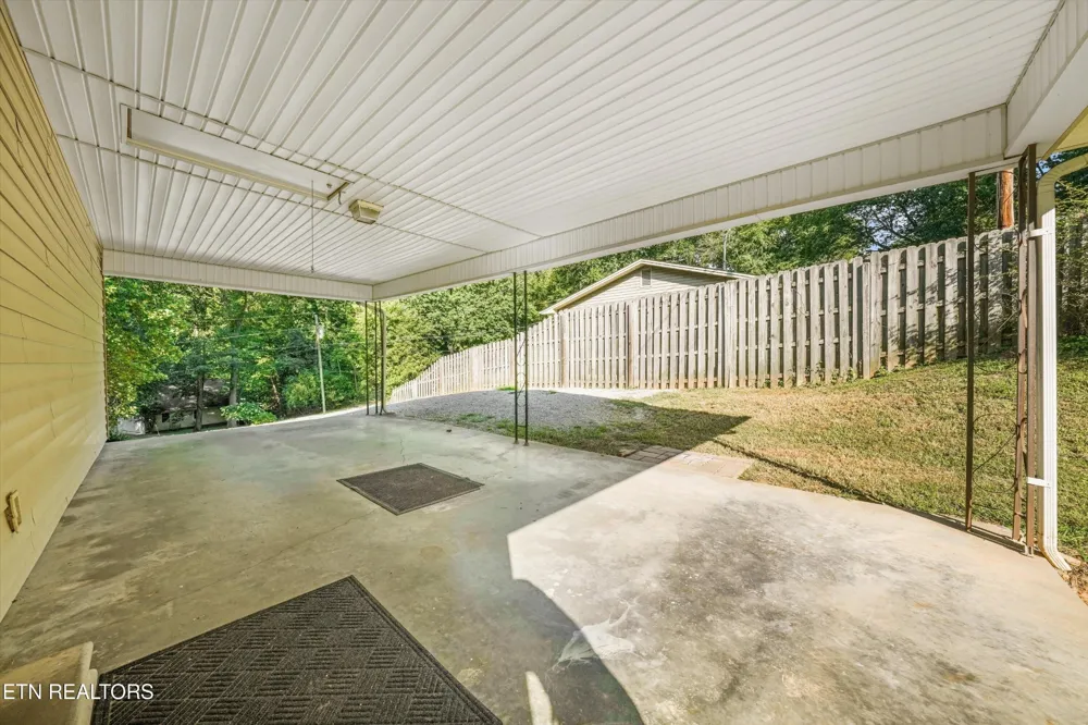 155 Chestnut Hill Rd Harriman, TN 37748